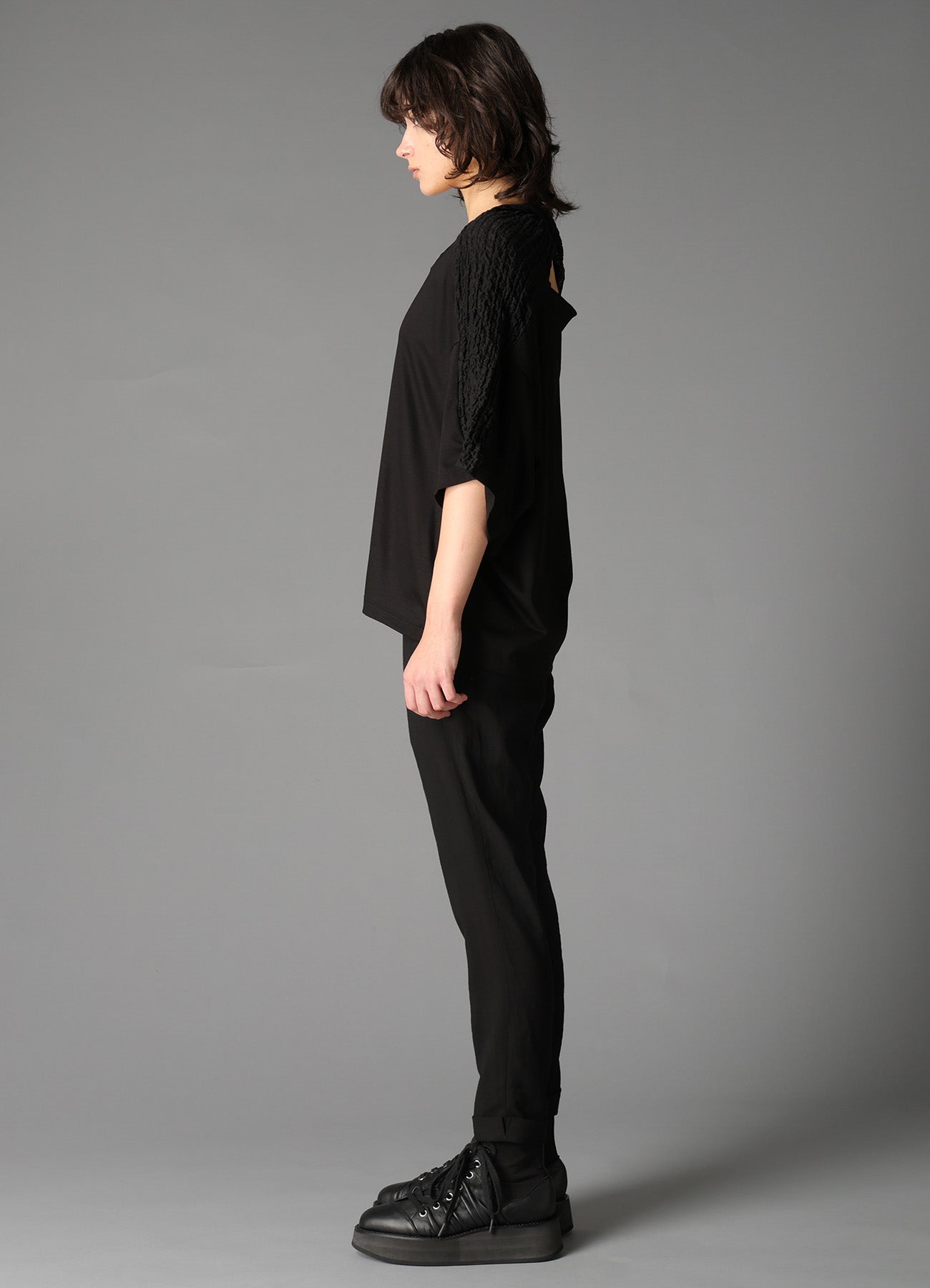 SINGLE JERSEY+SHRINKED LACE BACK TWIST DETAIL TEE