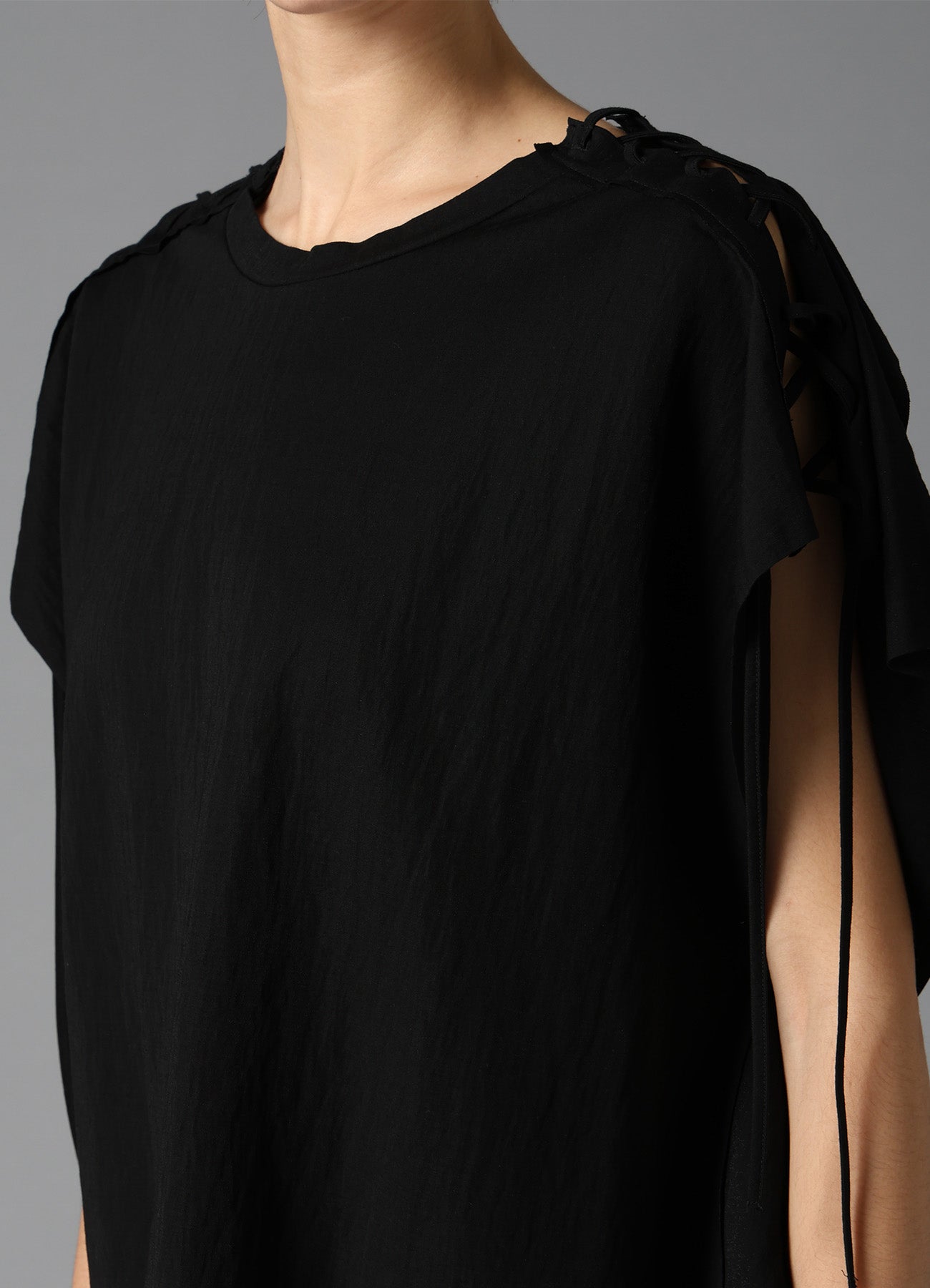 NATURAL SMOOTH LACE UP SQUARE TEE