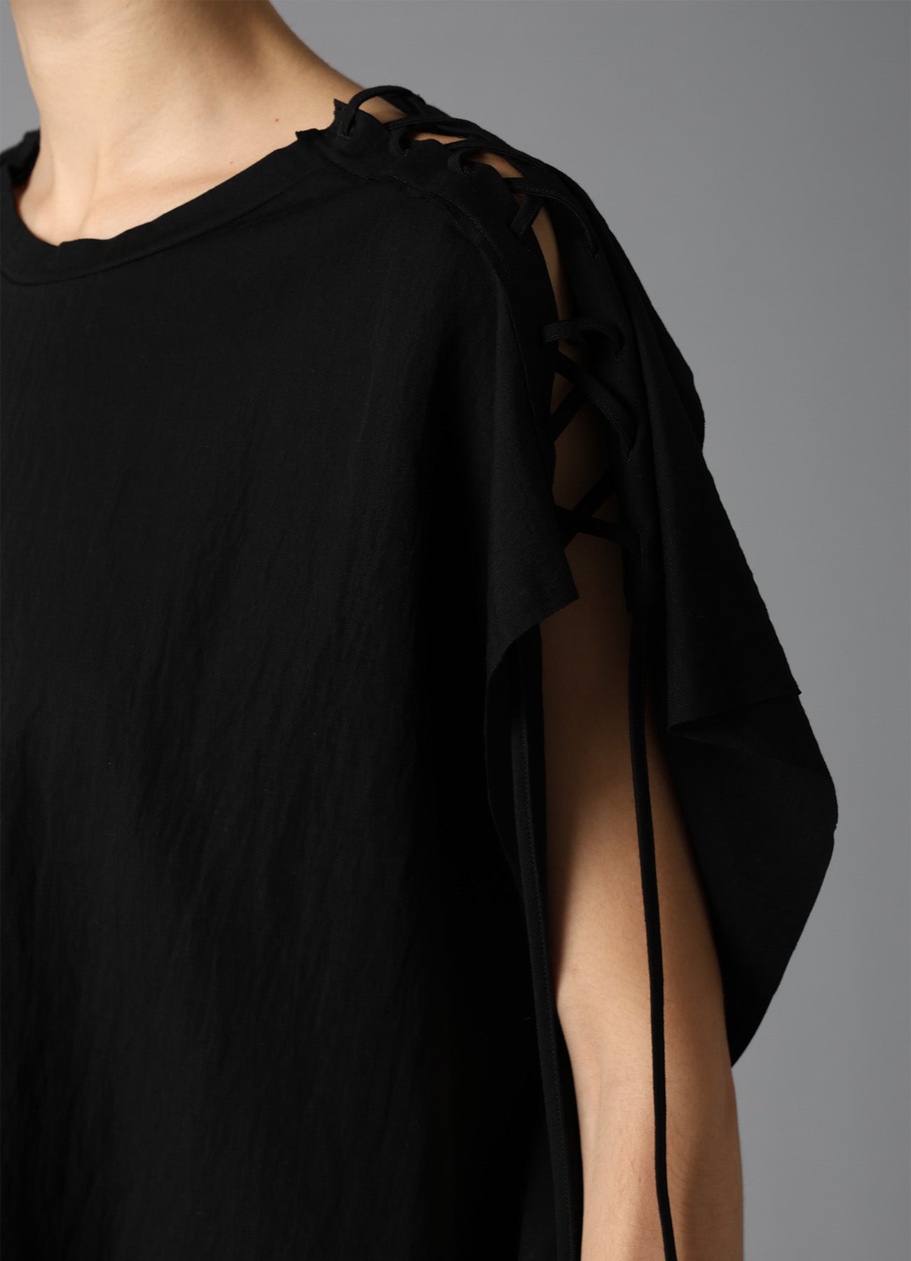 NATURAL SMOOTH LACE UP SQUARE TEE