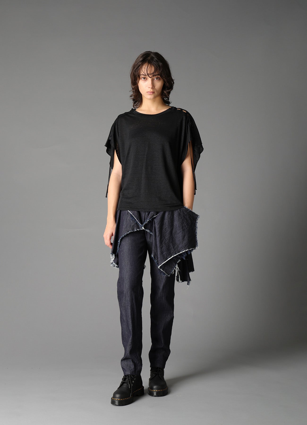 LI/ SINGLE JERSEY LACE UP SQUARE TEE
