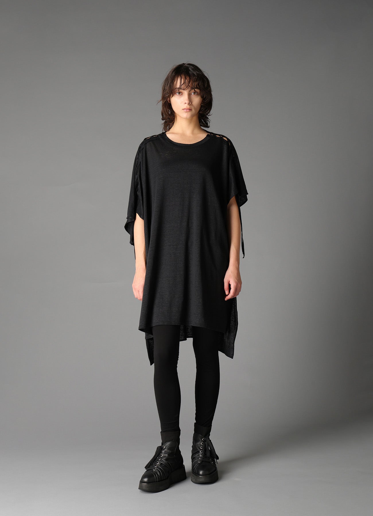 LI/ SINGLE JERSEY LACE UP ASYMMETRIC TEE