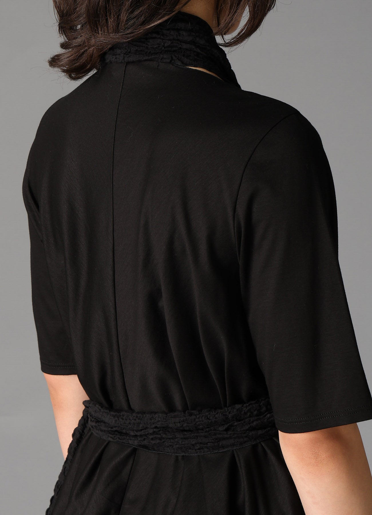 SINGLE JERSEY+SHRINKED LACE SCARF DETAIL SHORT CARDIGAN