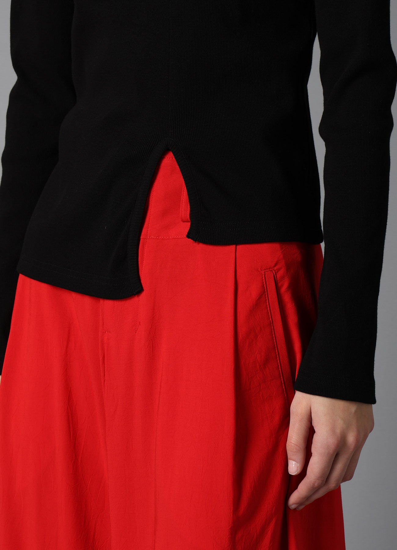 COTTON RIB ASYMMETRIC LONG SLEEVE TEE