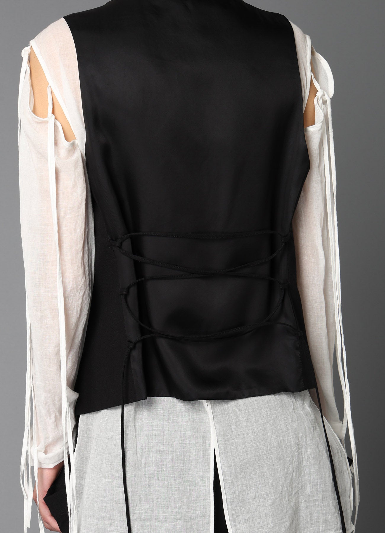 C/LI MUSLIN LACE UP VEST – THE SHOP YOHJI YAMAMOTO