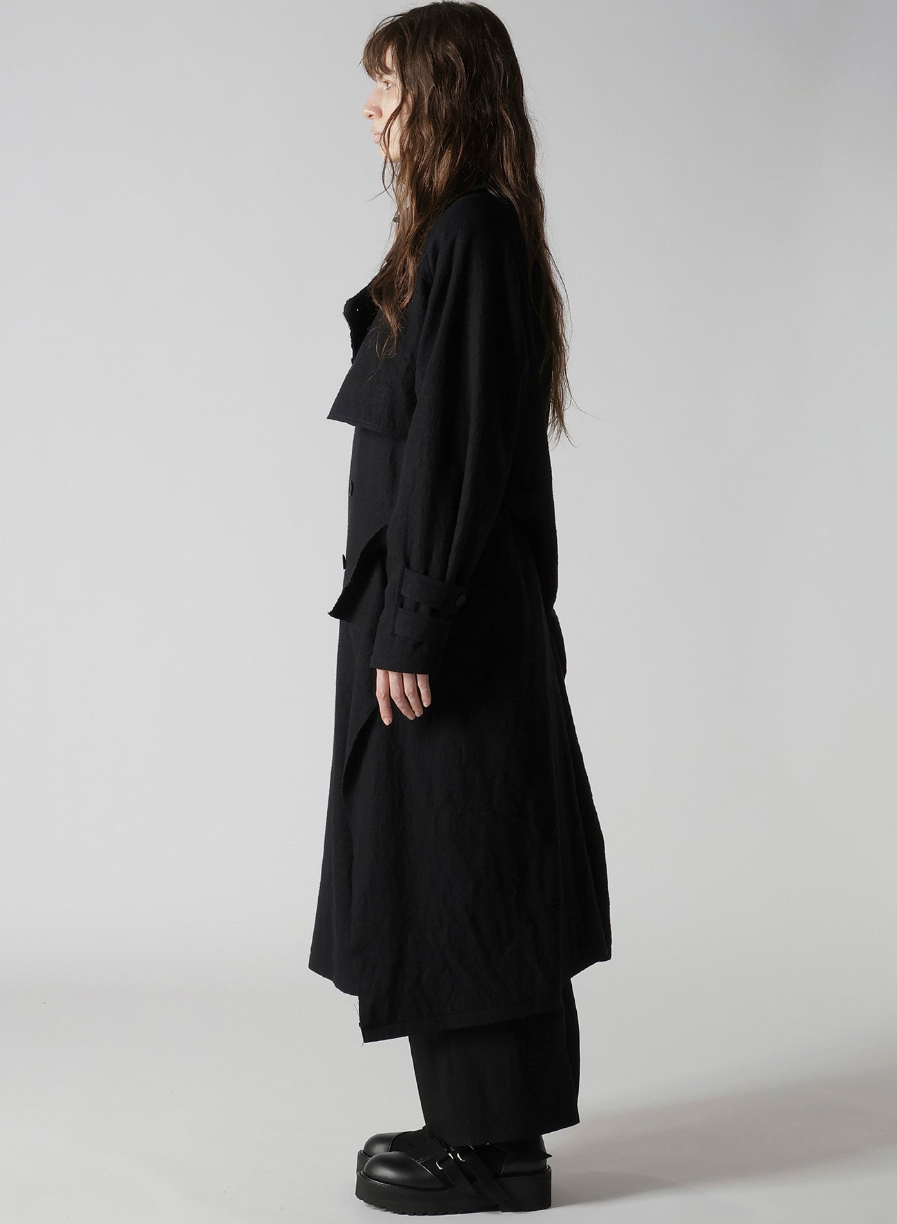 SHRINKED SERGE BACK DRAPE TRENCH COAT