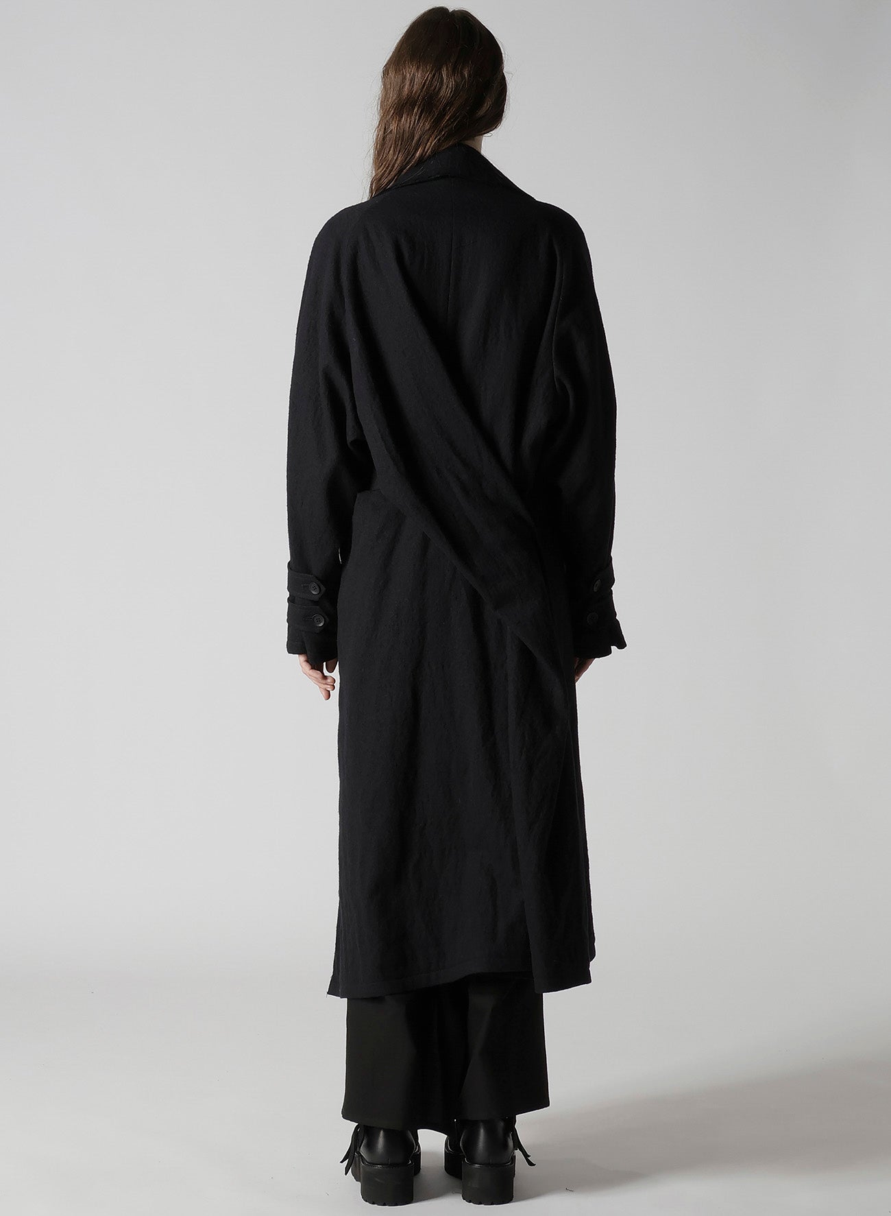 SHRINKED SERGE BACK DRAPE TRENCH COAT