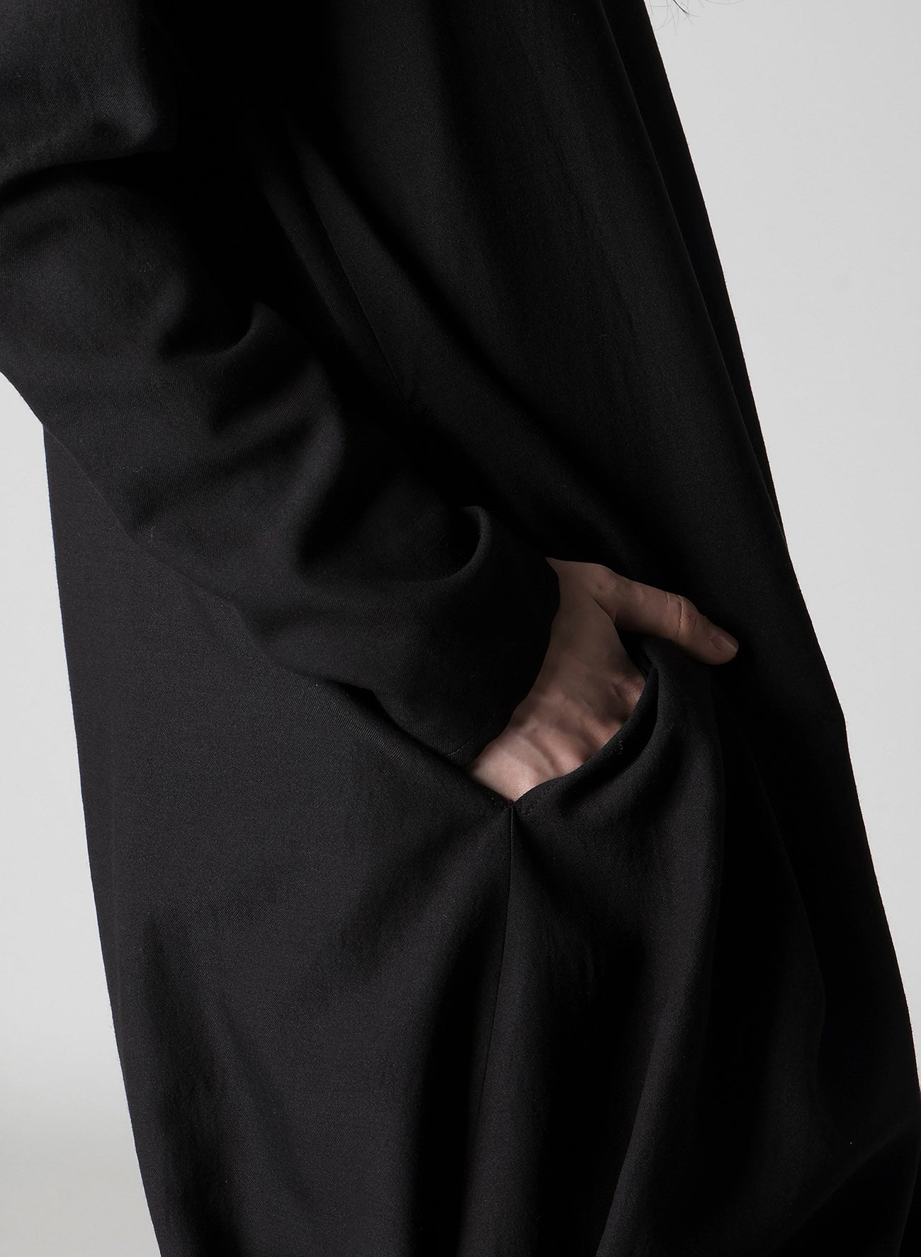 MILLED GABARDINE TWIST DRESS