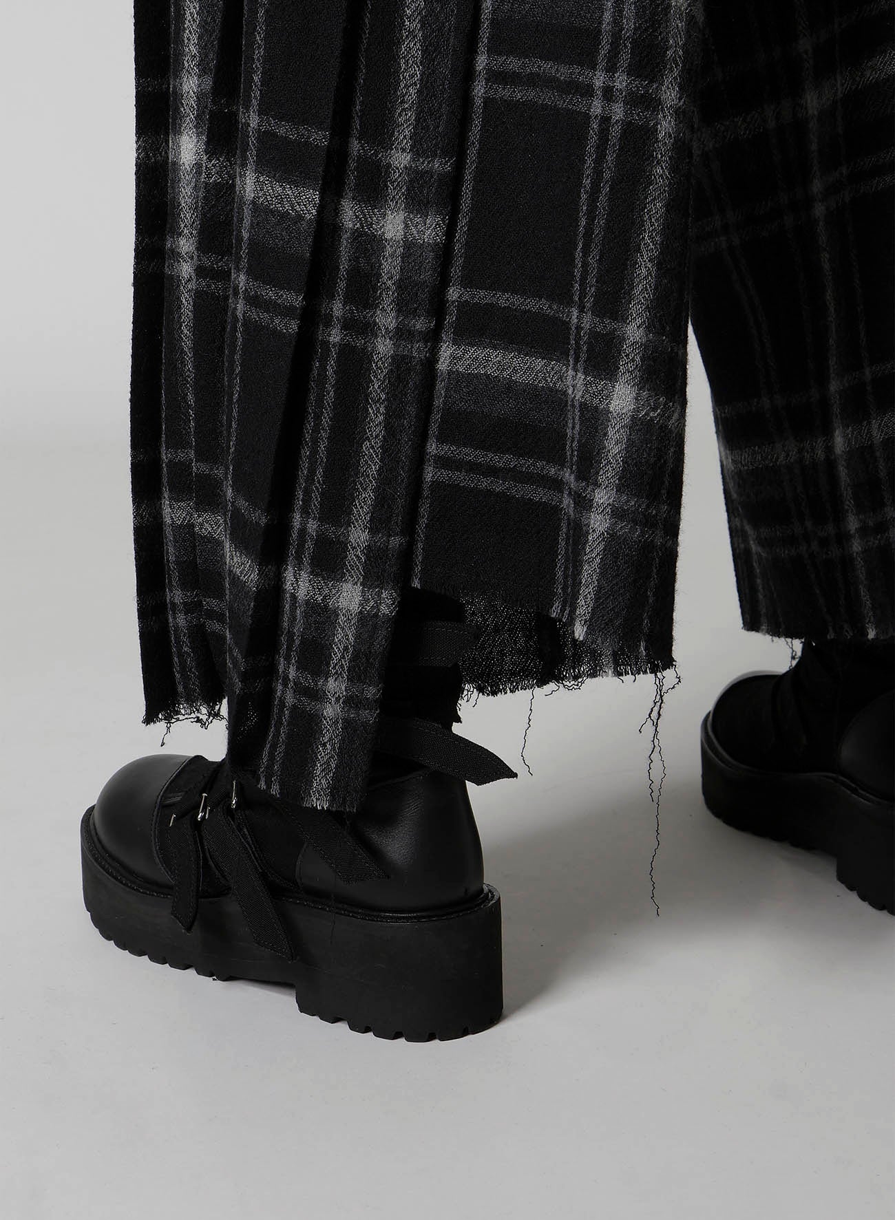 PLAID PATTERN PLEATS PANTS