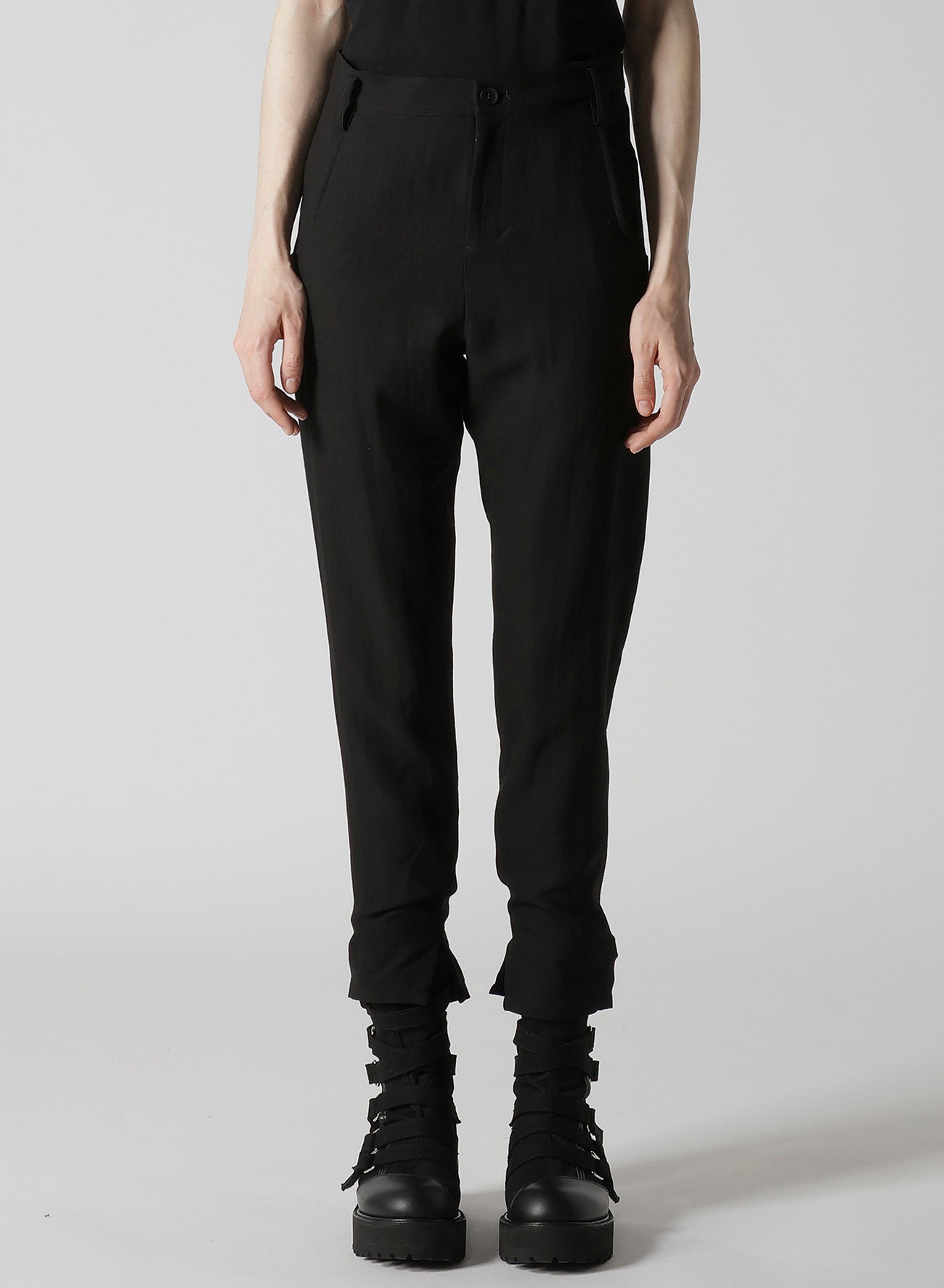 MILLED GABARDINE SLIT SLIM PANTS