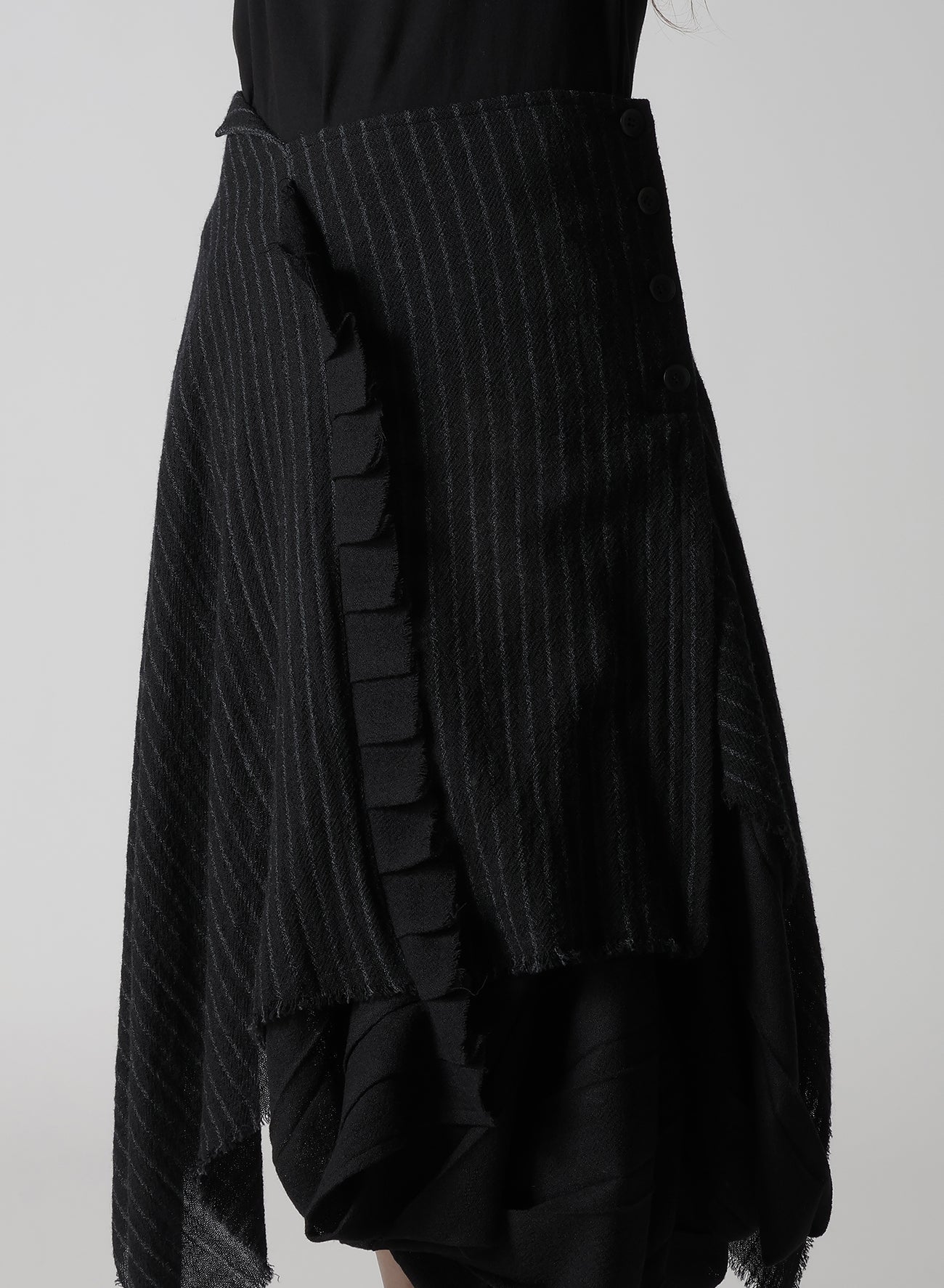 STRIPE GAUZE PLEATS CONBINATION SKIRT