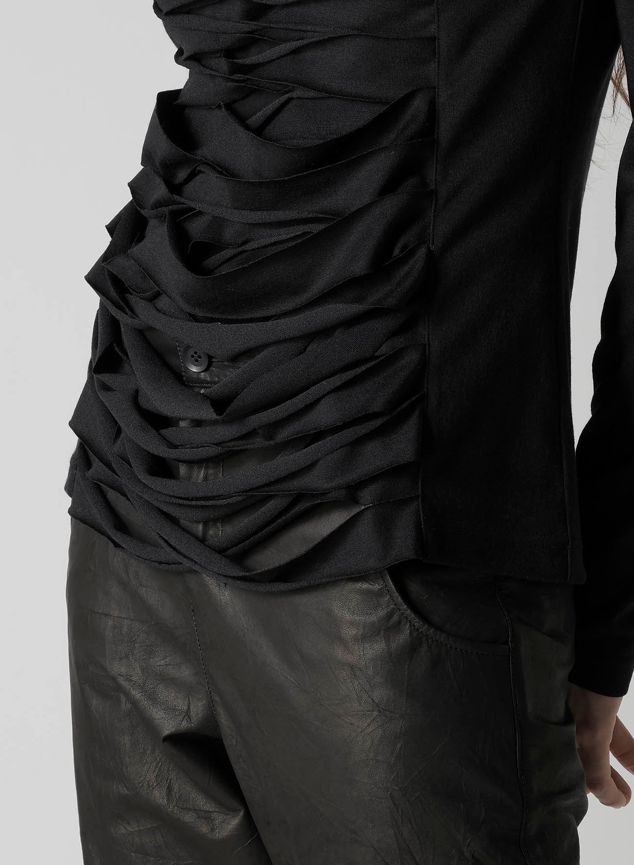 PLAIN STITCH SLIT CROSS LONG T-SHIRT