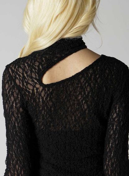 FLOWER SHIRRING SLIT HIGH NECK T-SHIRT