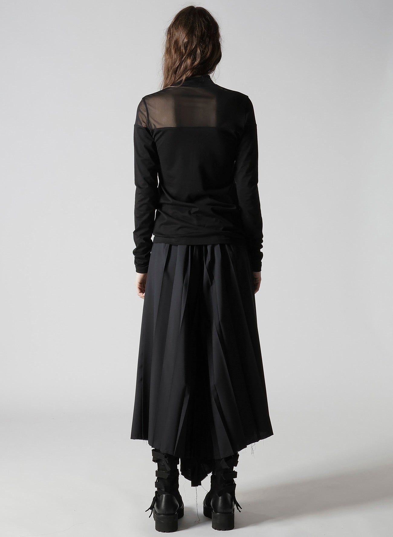 PLAIN STITCH +TULLE PANELED HIGHNECK
