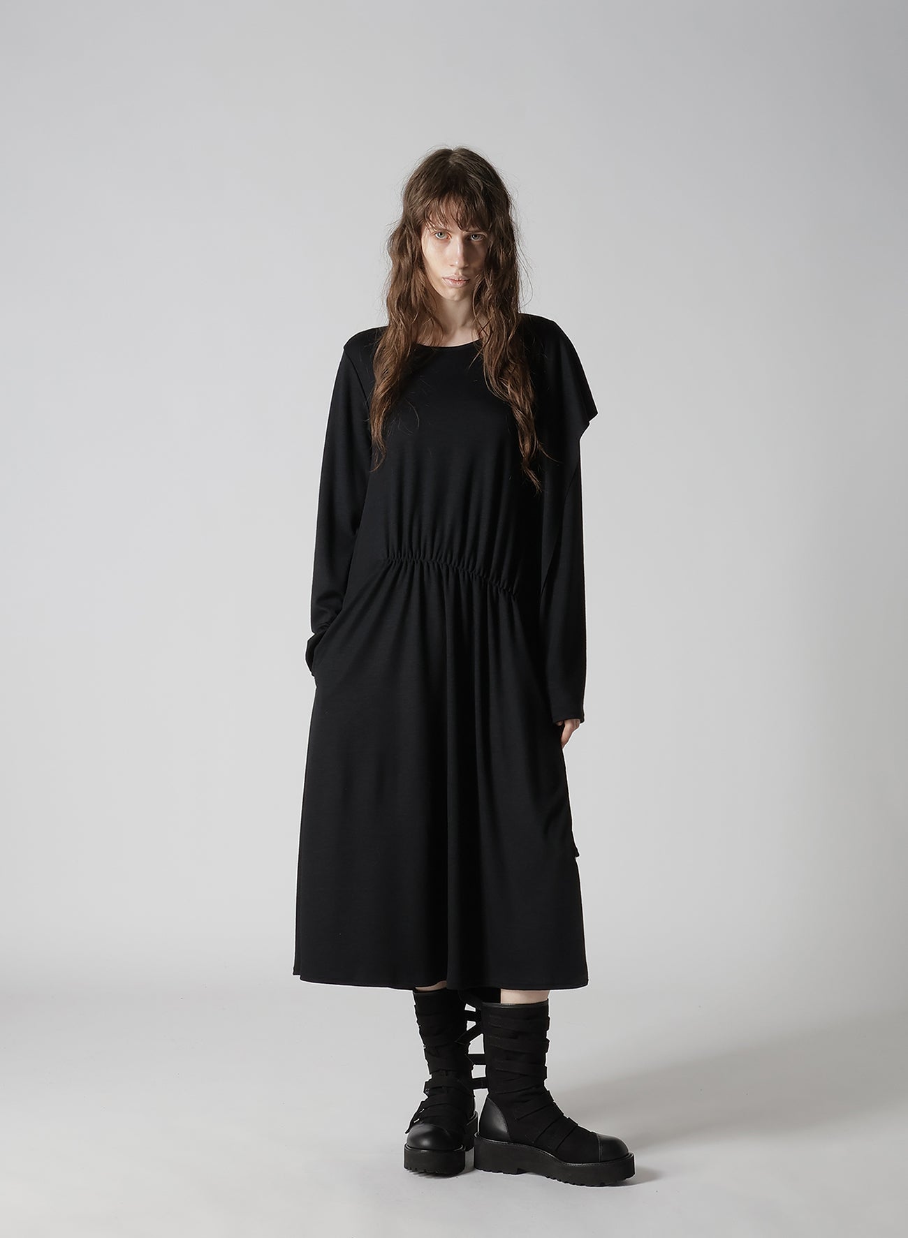 WOOL SMOOTH GATHER ASYMMETRY DRESS