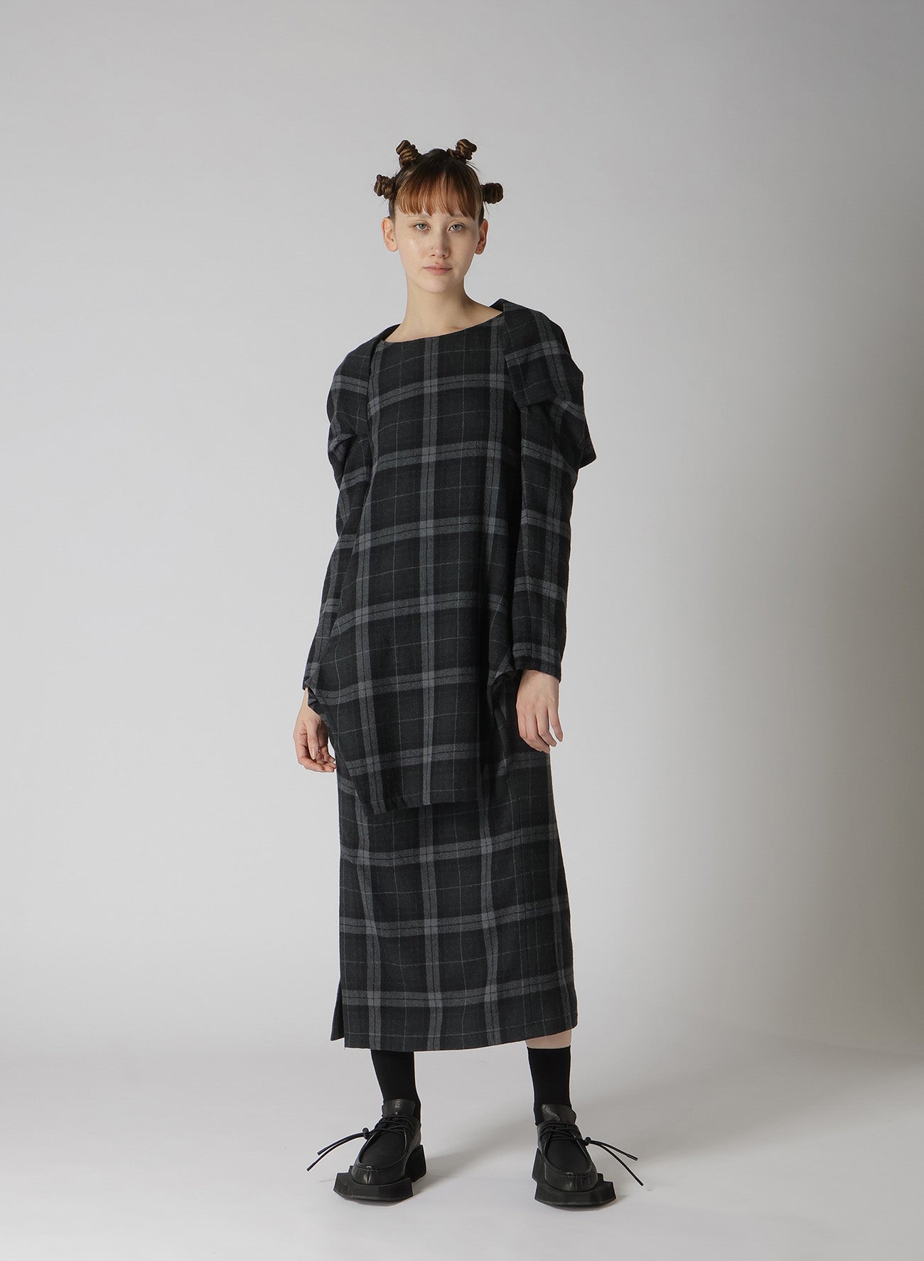 GRAY PLAID TUCKED SLV DRESS