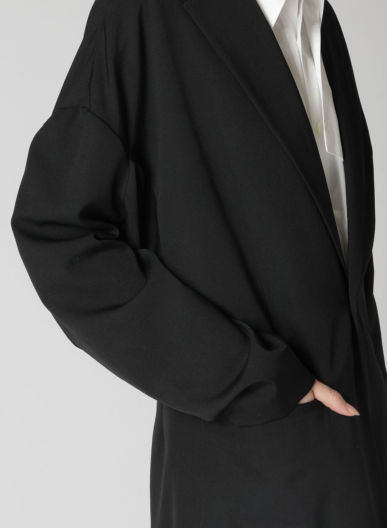 WOOL GABARDINE WIDE SHOULDER JACKET