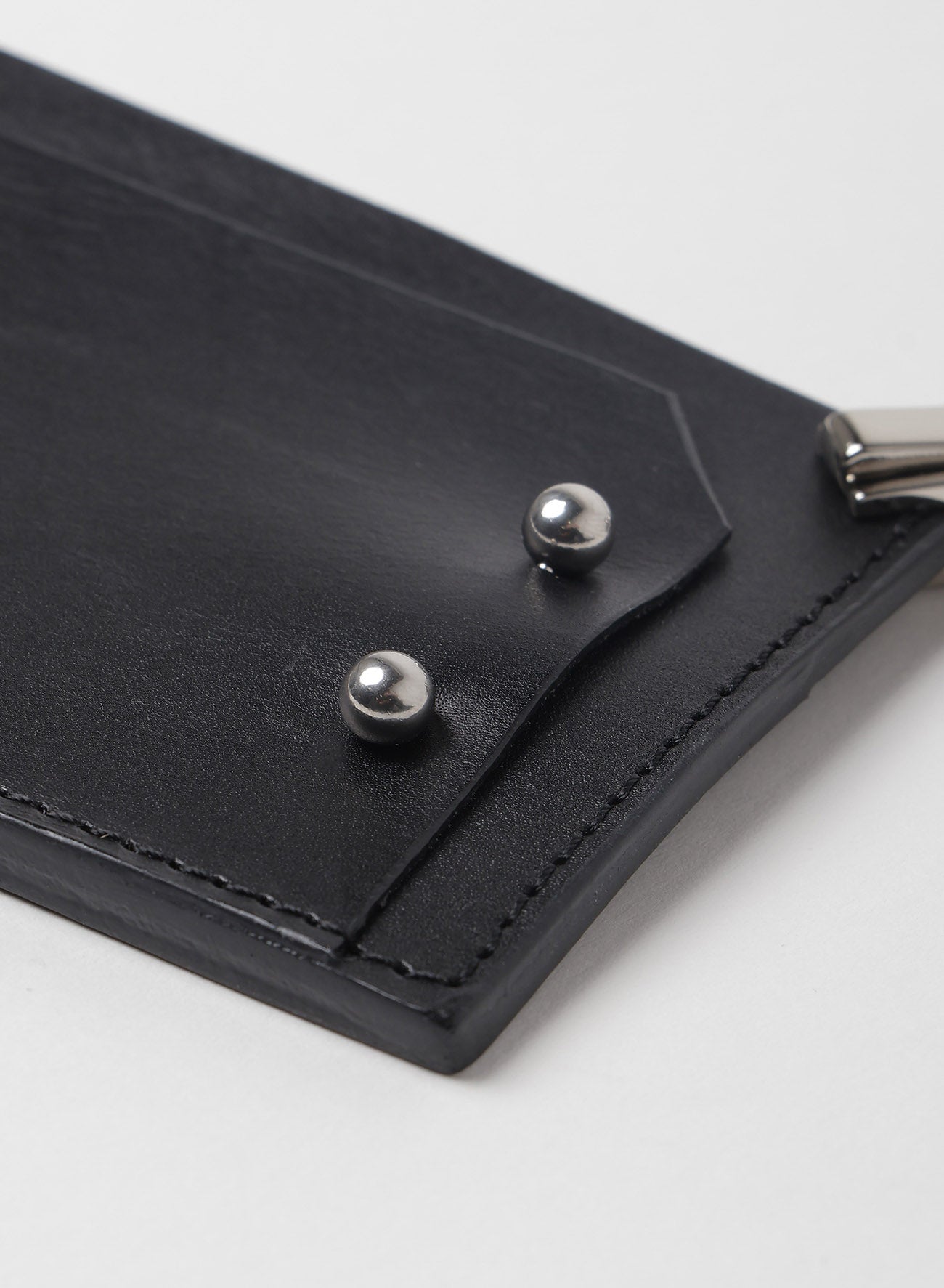 OIL TANNED LEATHER CARD CASE WITH STRAP