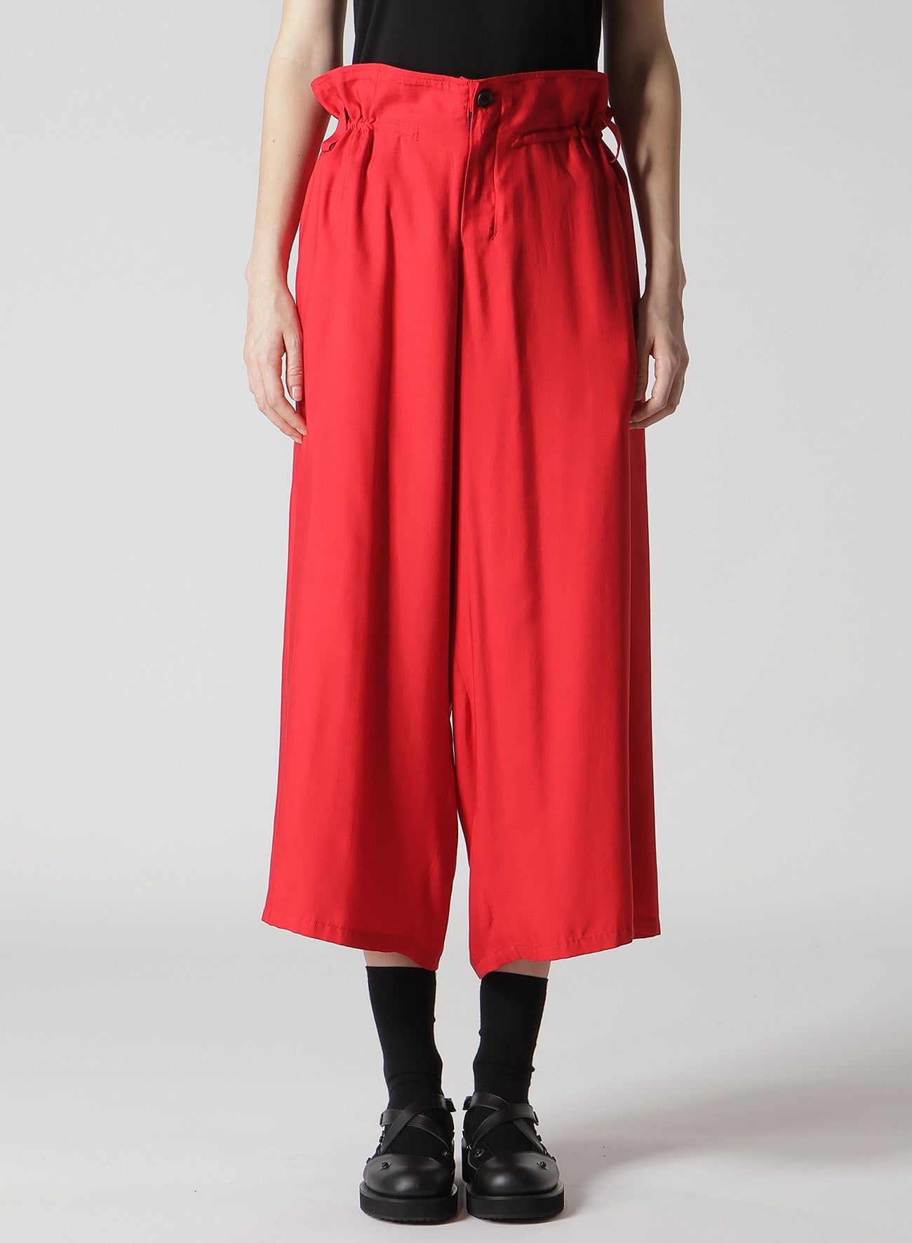 BACK SATIN CROSS WAIST STRING TUCK PANTS