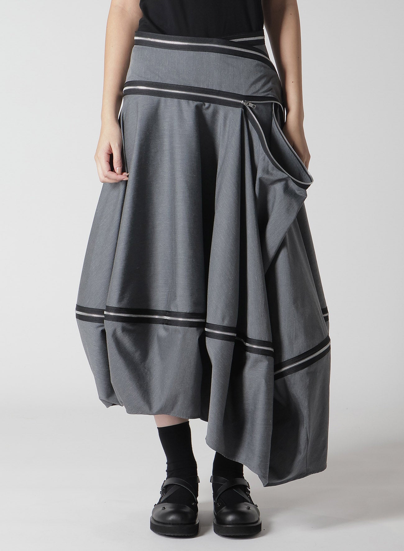 FASTENER SKIRT