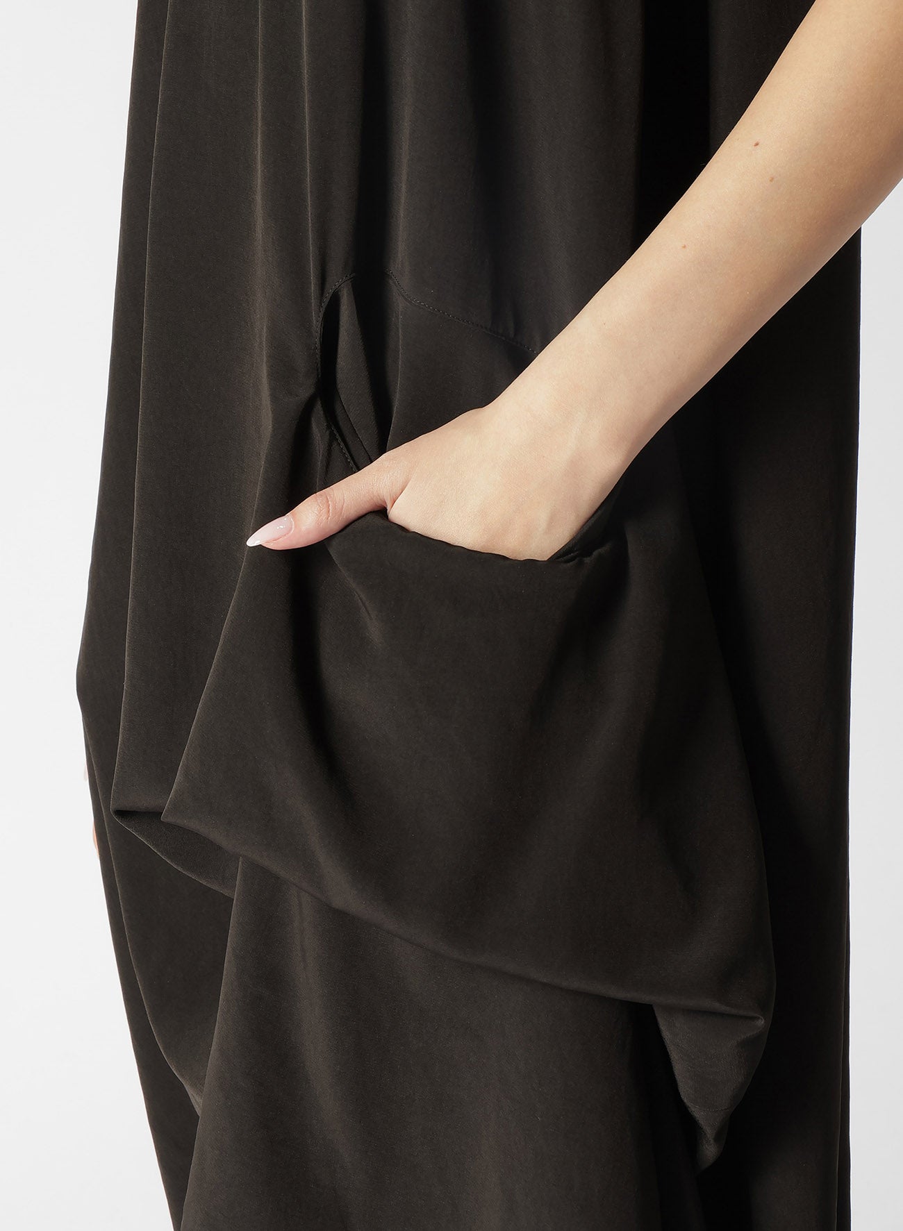 TUCKED POCKET TRIACETATE DECIN DRESS