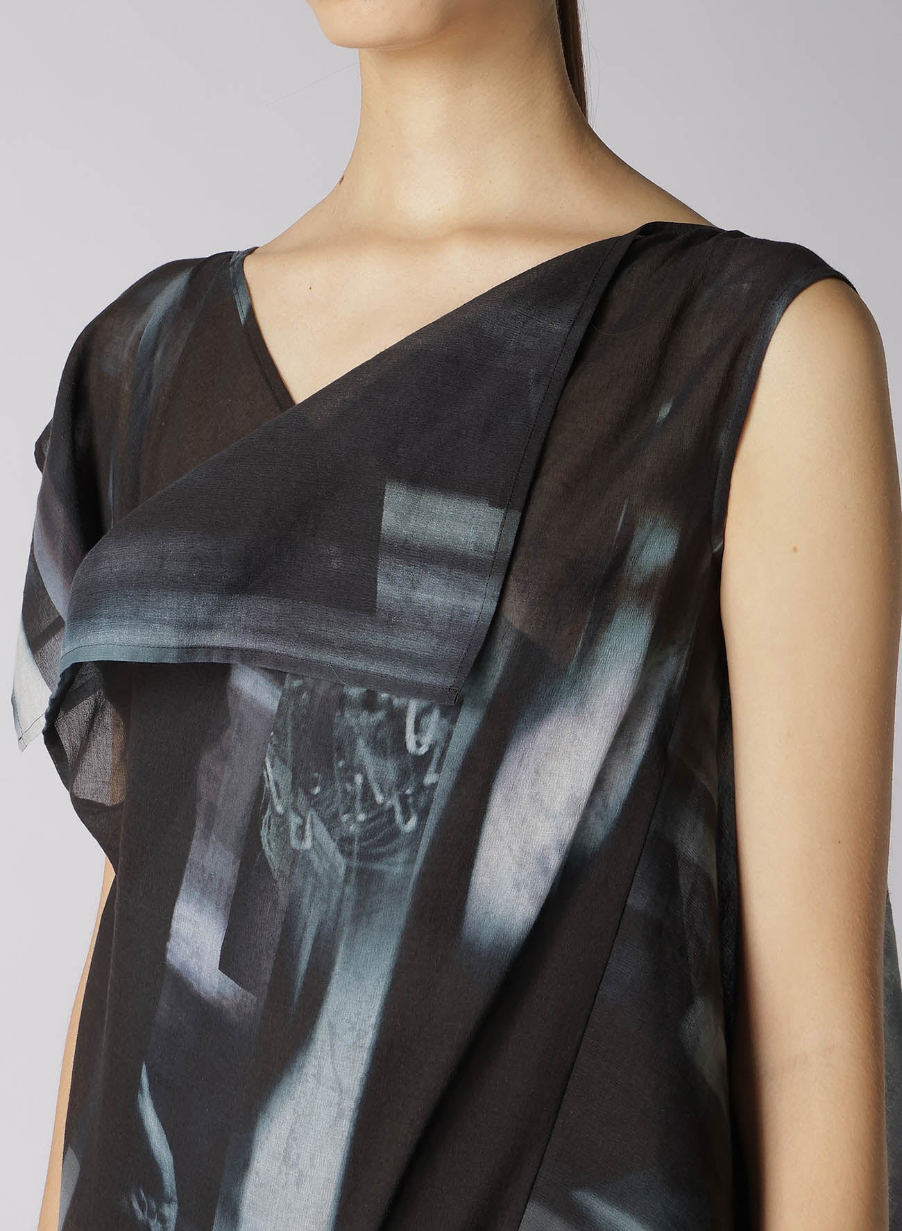 PHOTO SHREDDER PRINT DRAPE DRESS