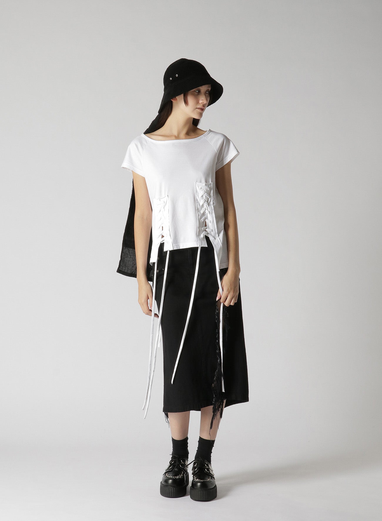 BLENDED LINEN PILE FLAT HAT WITH ATTACHED LOGO TOWEL