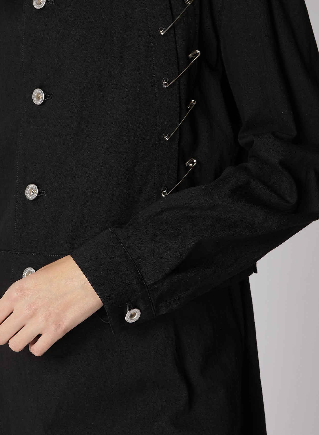 BLACK DENIM BLOUSON WITH PIN A