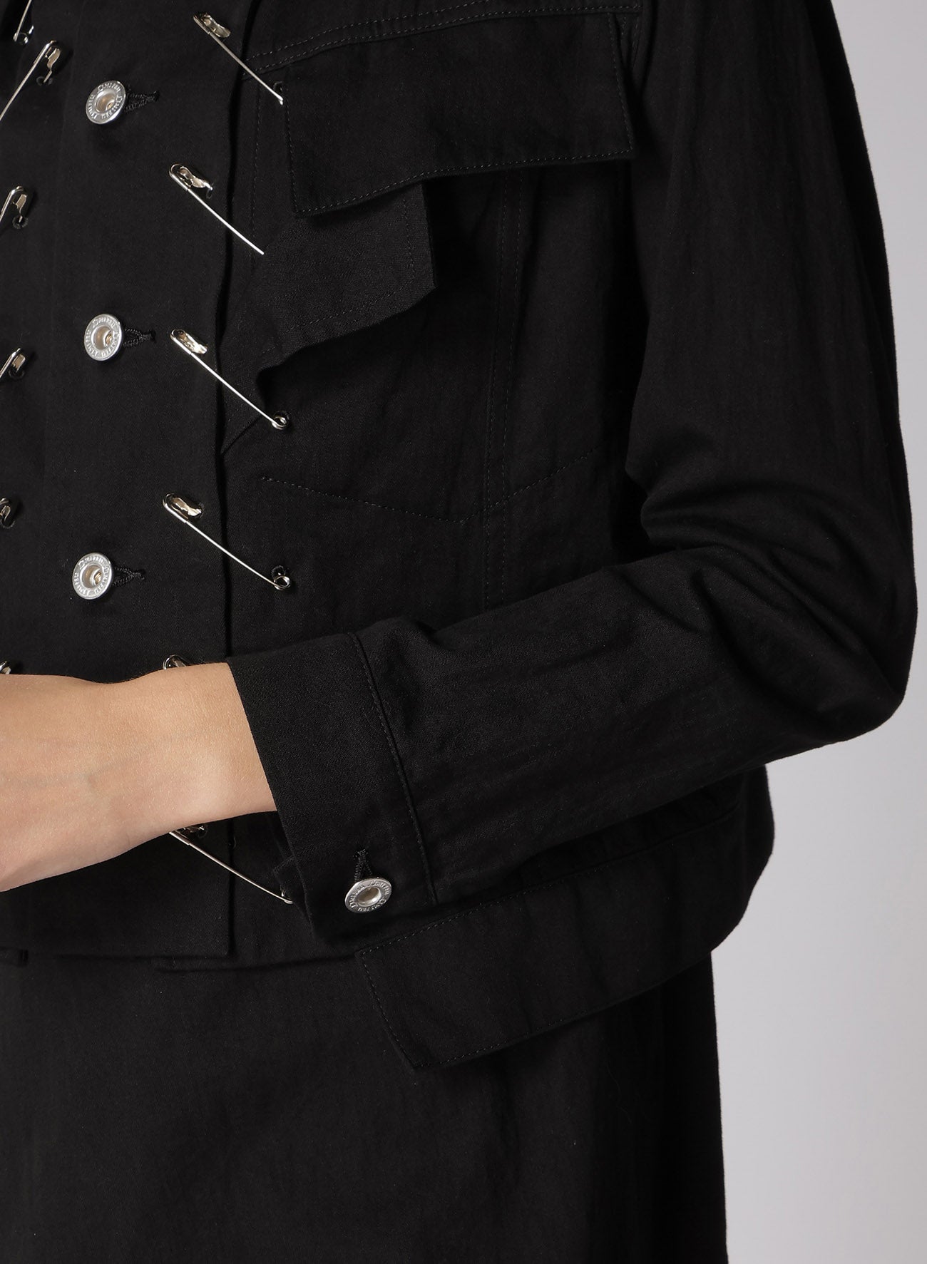 BLACK DENIM BLOUSON WITH PIN B