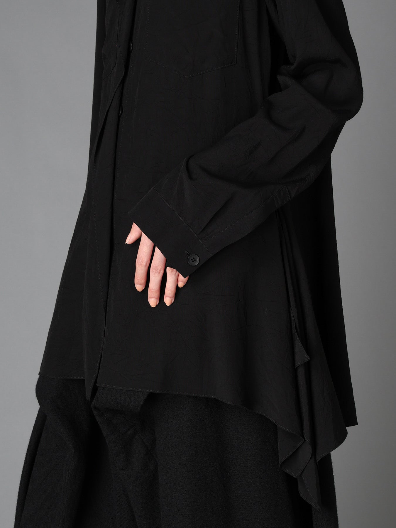 WRINKLED PLAIN WEAVE  FLARED PANEL BLOUSE