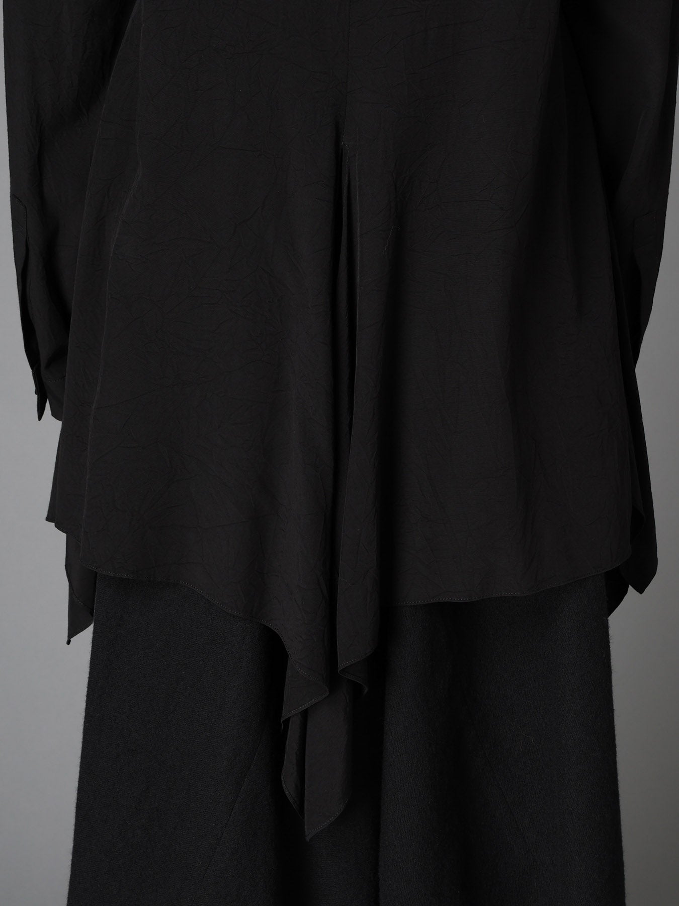 WRINKLED PLAIN WEAVE  FLARED PANEL BLOUSE