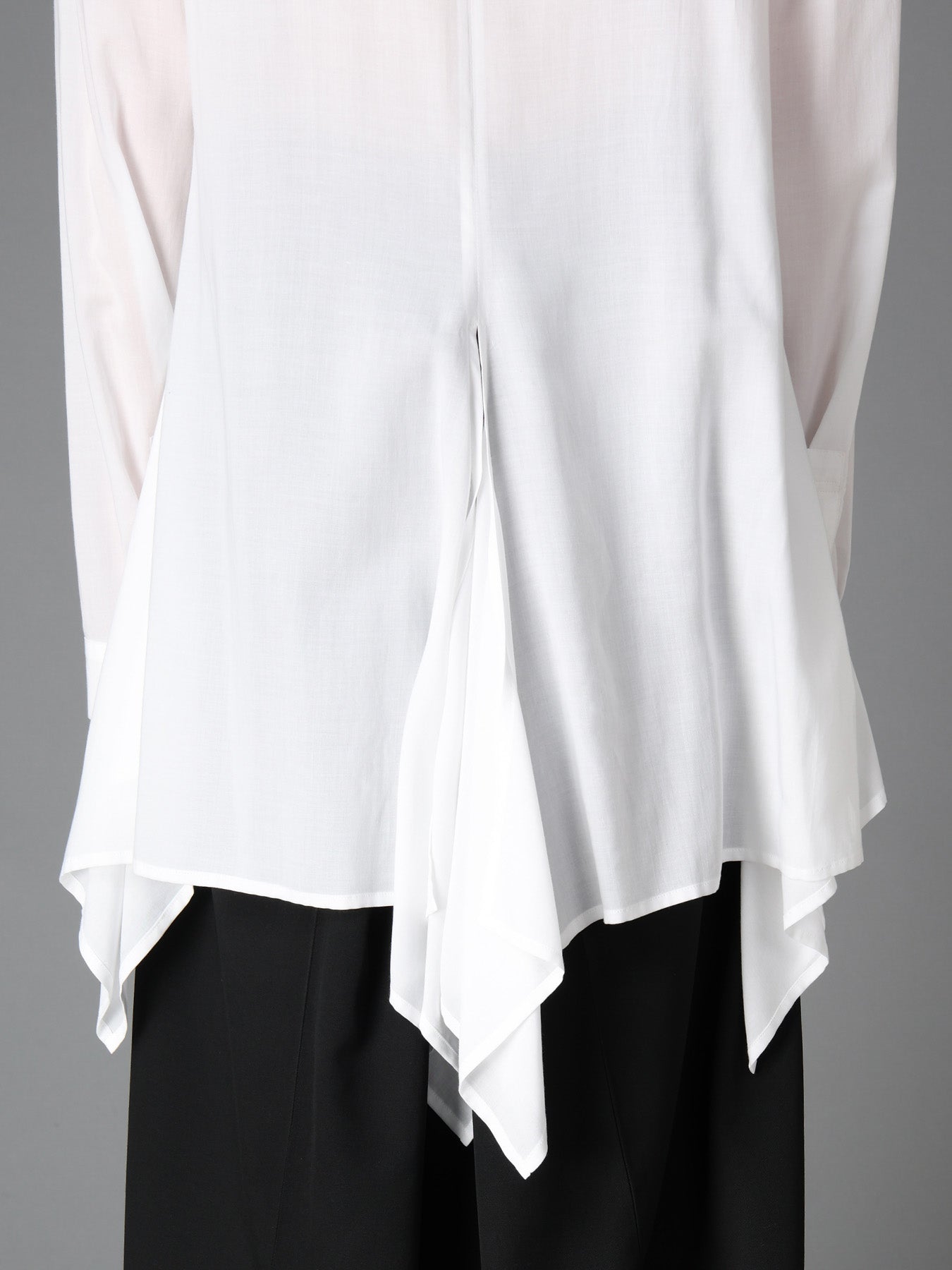 SOFT LAWN  FLARED PANEL BLOUSE