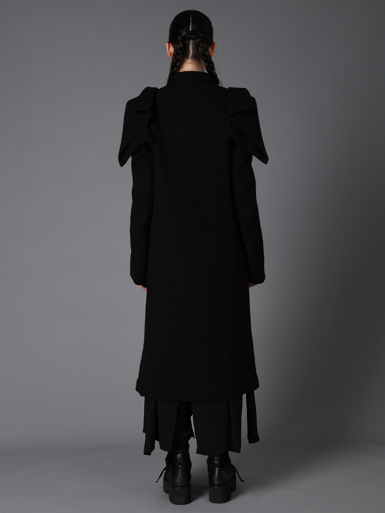 SHRINK SERGE PANELED SHOULDER COAT
