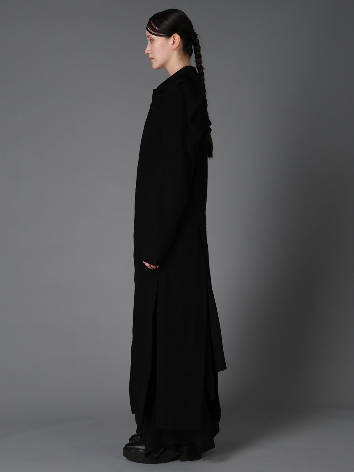 SHRINK SERGE PANELED SHOULDER LONG COAT