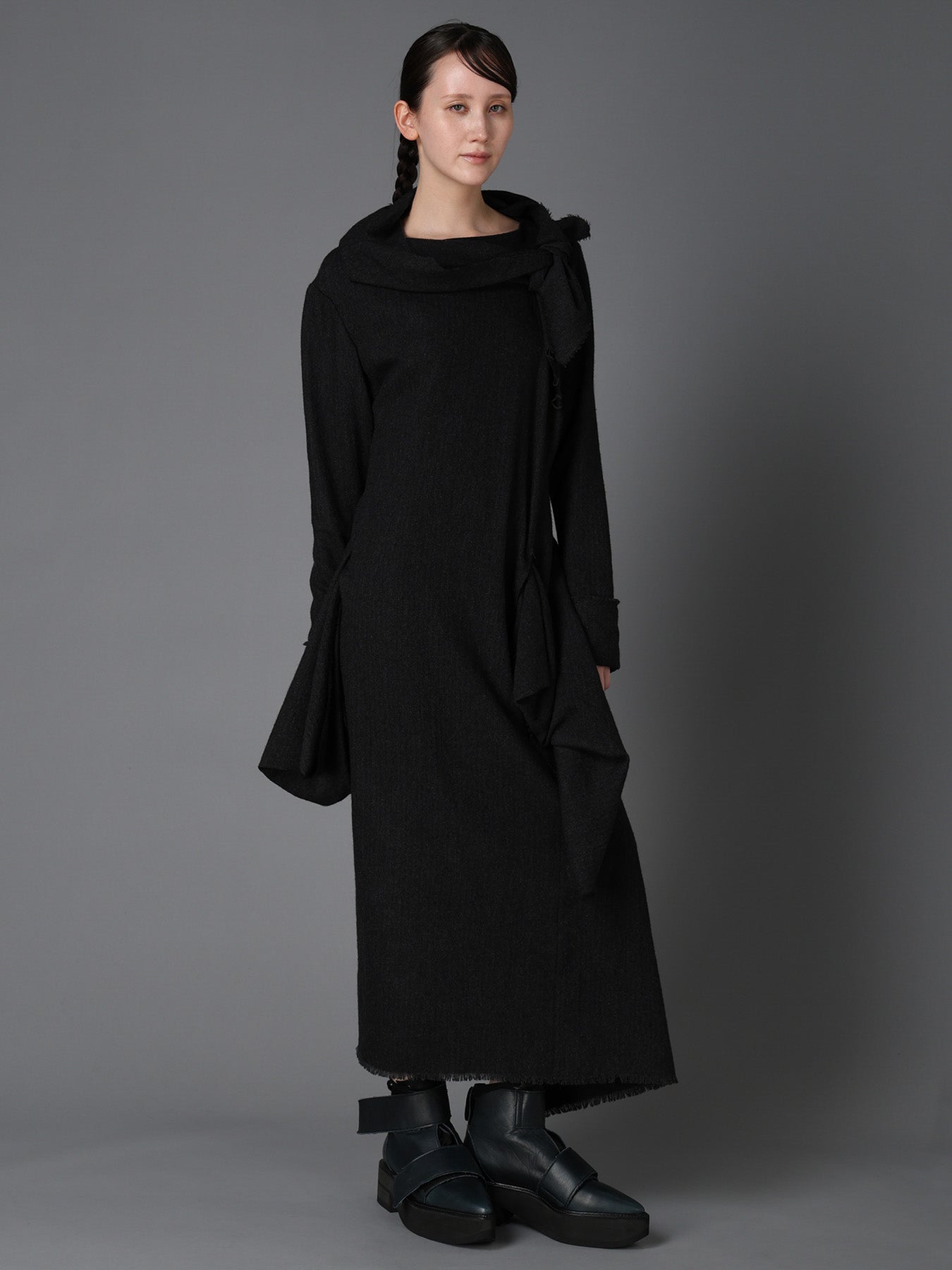 WOOL HERRINGBONE KNOT DETAIL DRESS