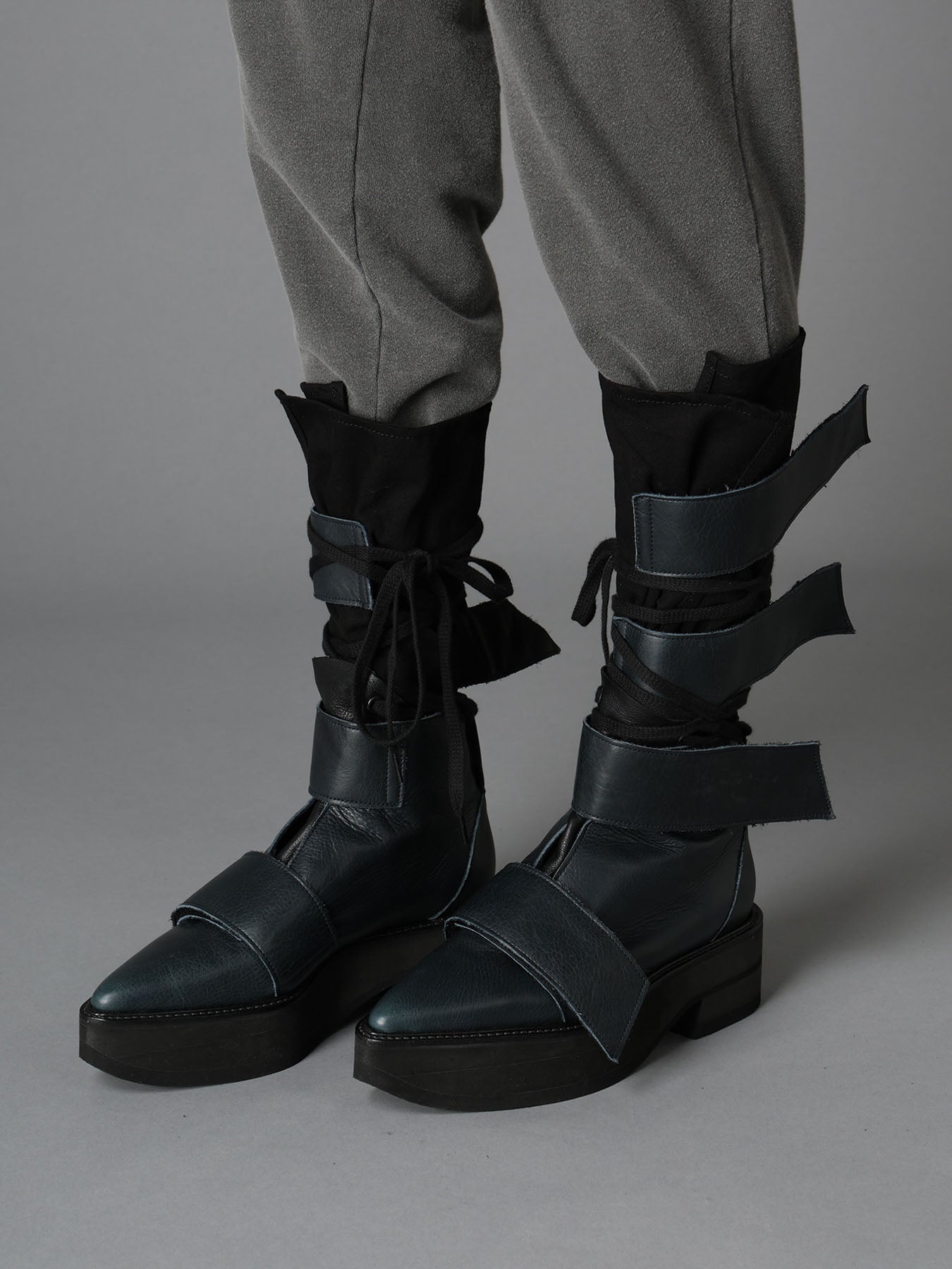 MATTE LEATHER+10-OUNCE DENIM 2-WAY BELTED LACE-UP ANKLE BOOTS
