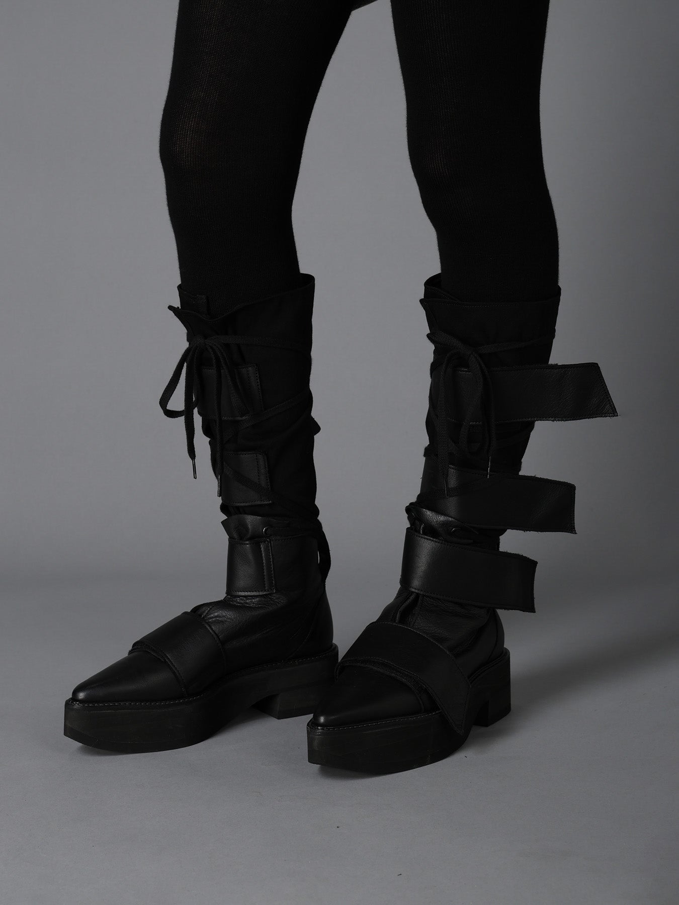 MATTE LEATHER+10-OUNCE DENIM 2-WAY BELTED LACE-UP ANKLE BOOTS