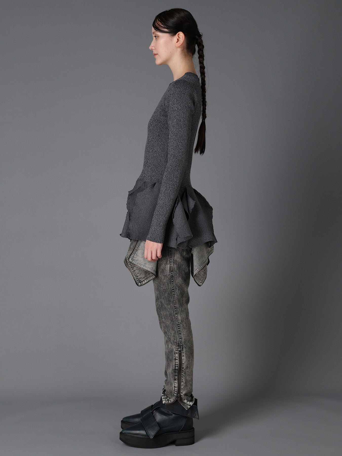 HIGH-GAUGE 3D KNIT FRILLED PULLOVER