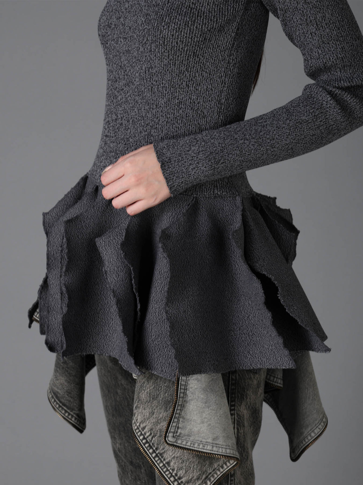 HIGH-GAUGE 3D KNIT FRILLED PULLOVER