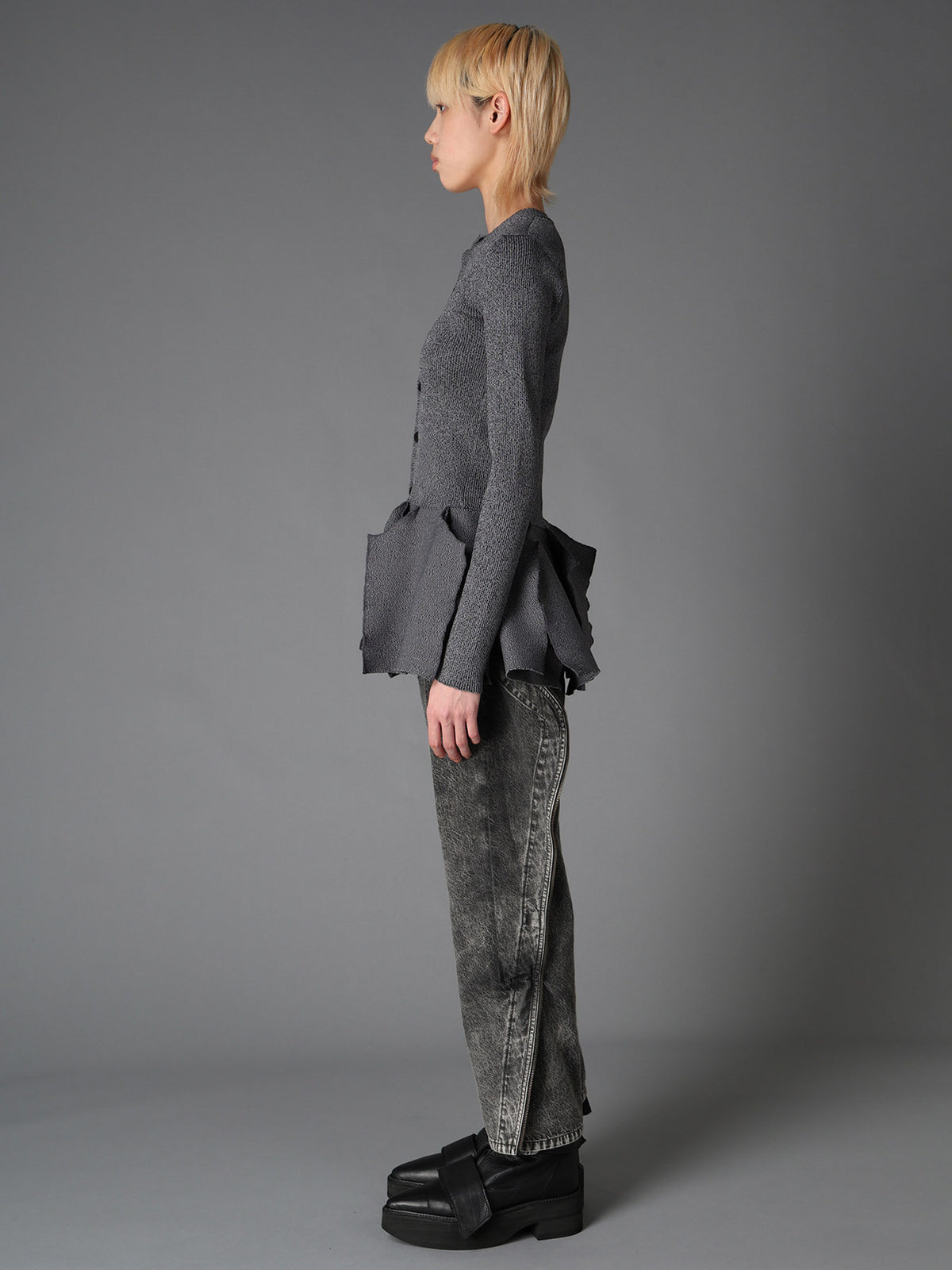 HIGH-GAUGE 3D KNIT FRILLED GARDIGAN