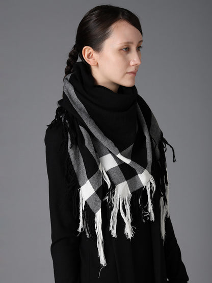 CHECKED SERGE TRIANGLE SHAWL