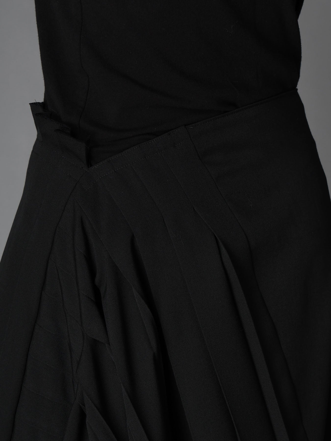 WOOL GABARDINE  PLEATED DETAIL SKORT