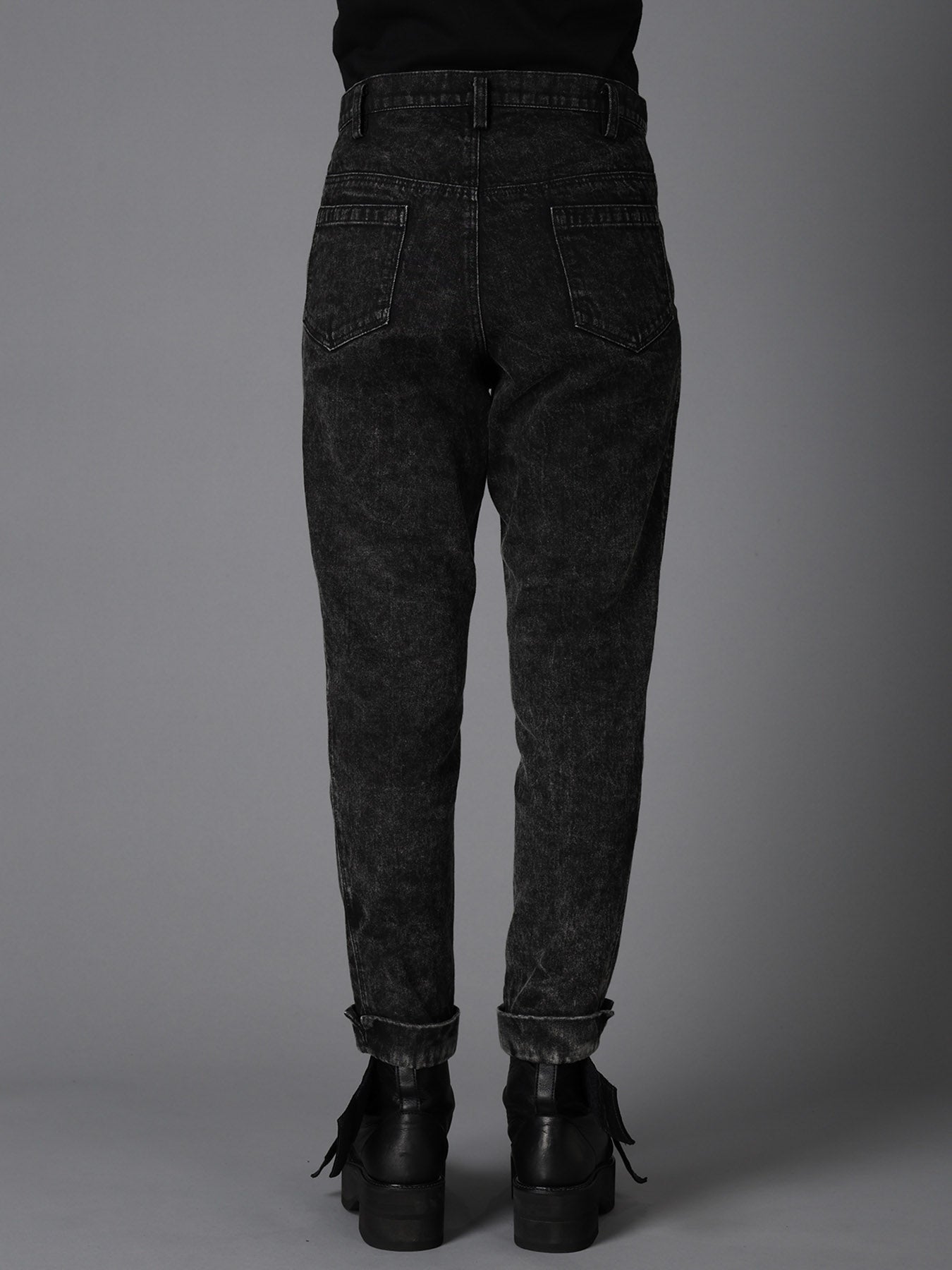 CHEMICAL BLEACHED DENIM CUFFED PANTS