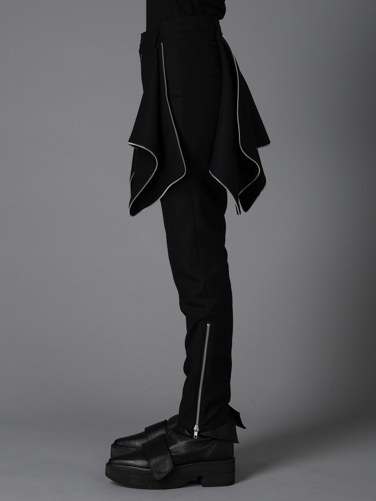 W/ SERGE  ZIP DETAIL SLIM PANTS