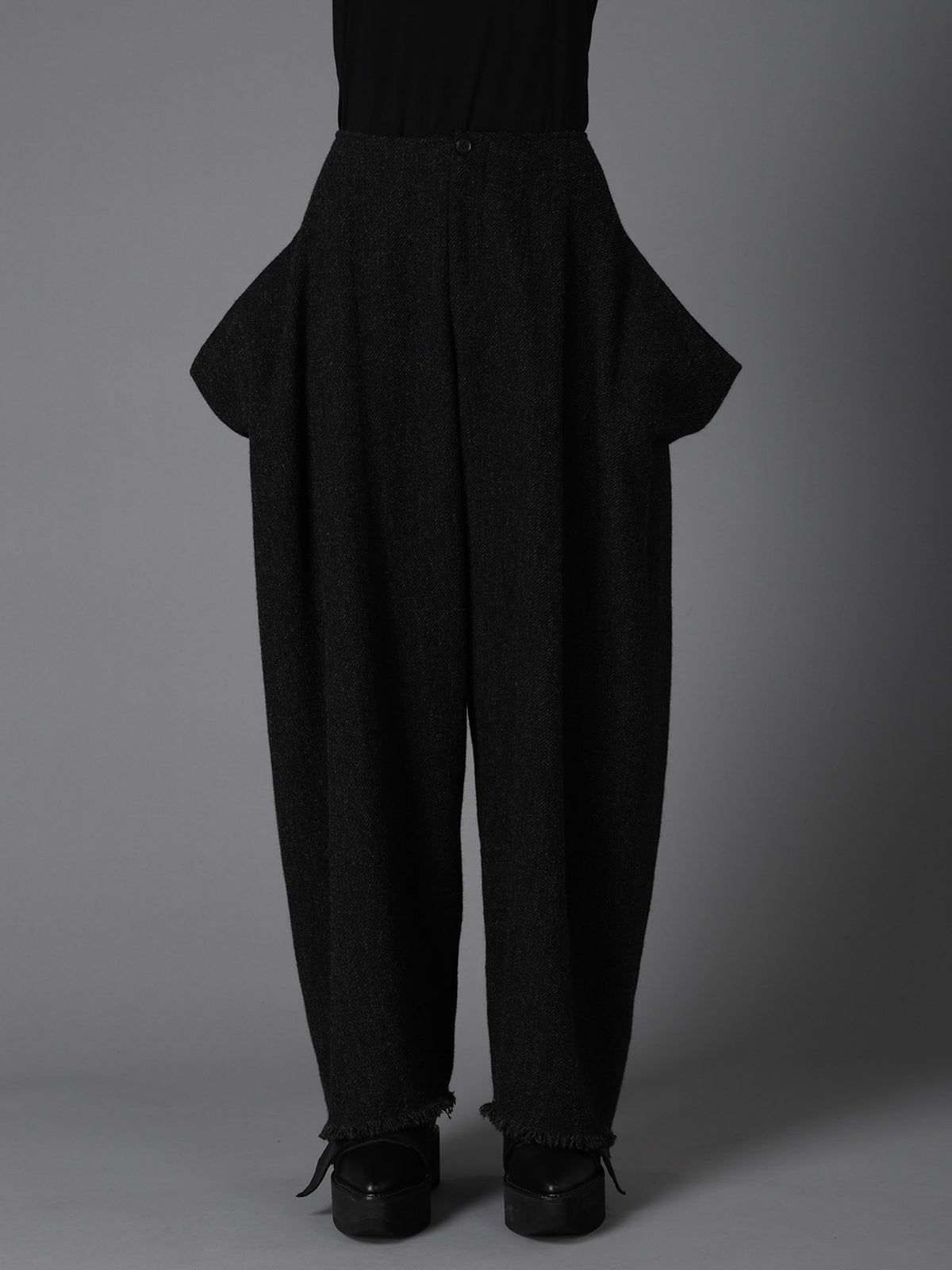 TOP DYED TWEED DRAPED POCKET PANTS