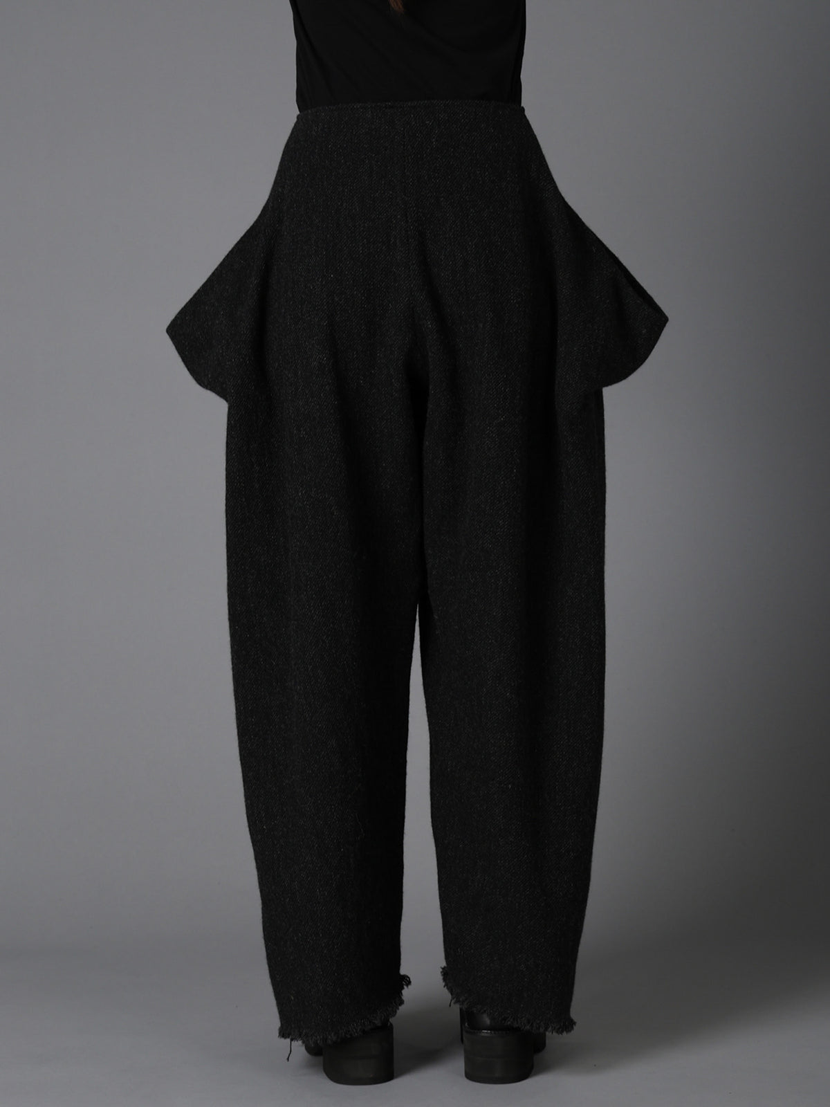 TOP DYED TWEED DRAPED POCKET PANTS