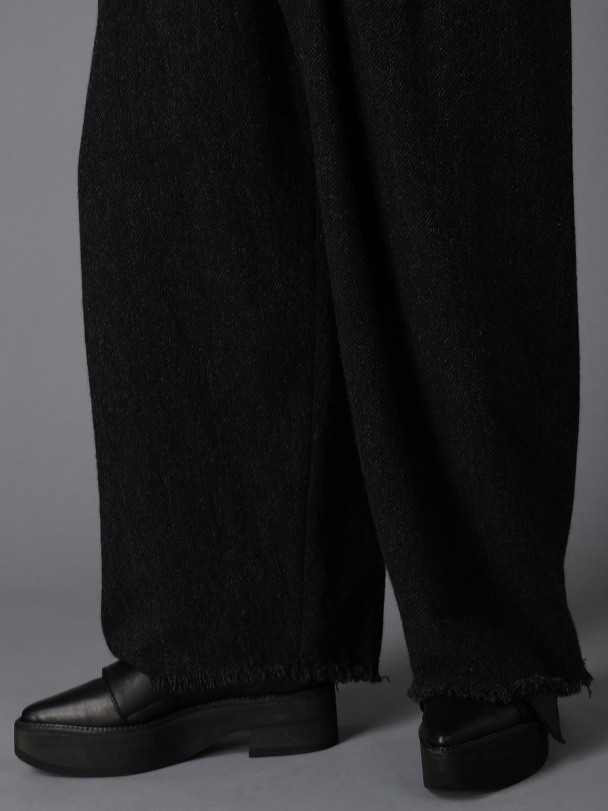 TOP DYED TWEED DRAPED POCKET PANTS