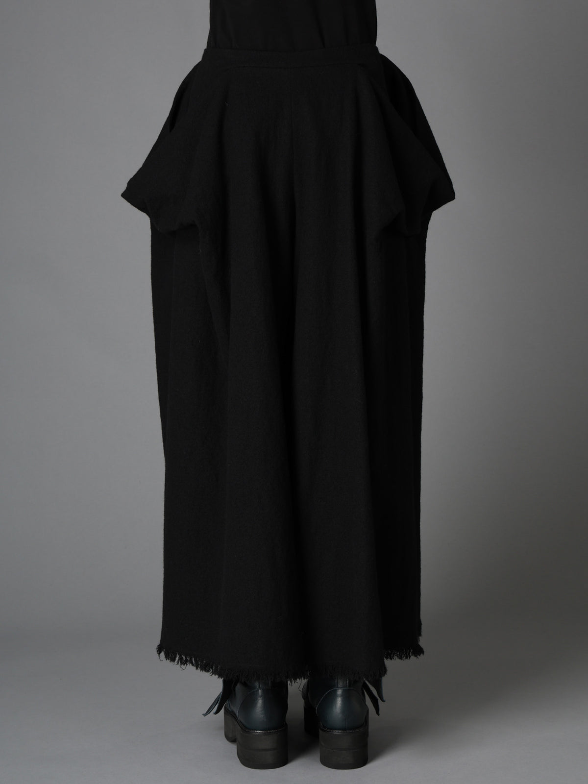 LIGHT SERGE A DRAPED POCKET SAILOR PANTS