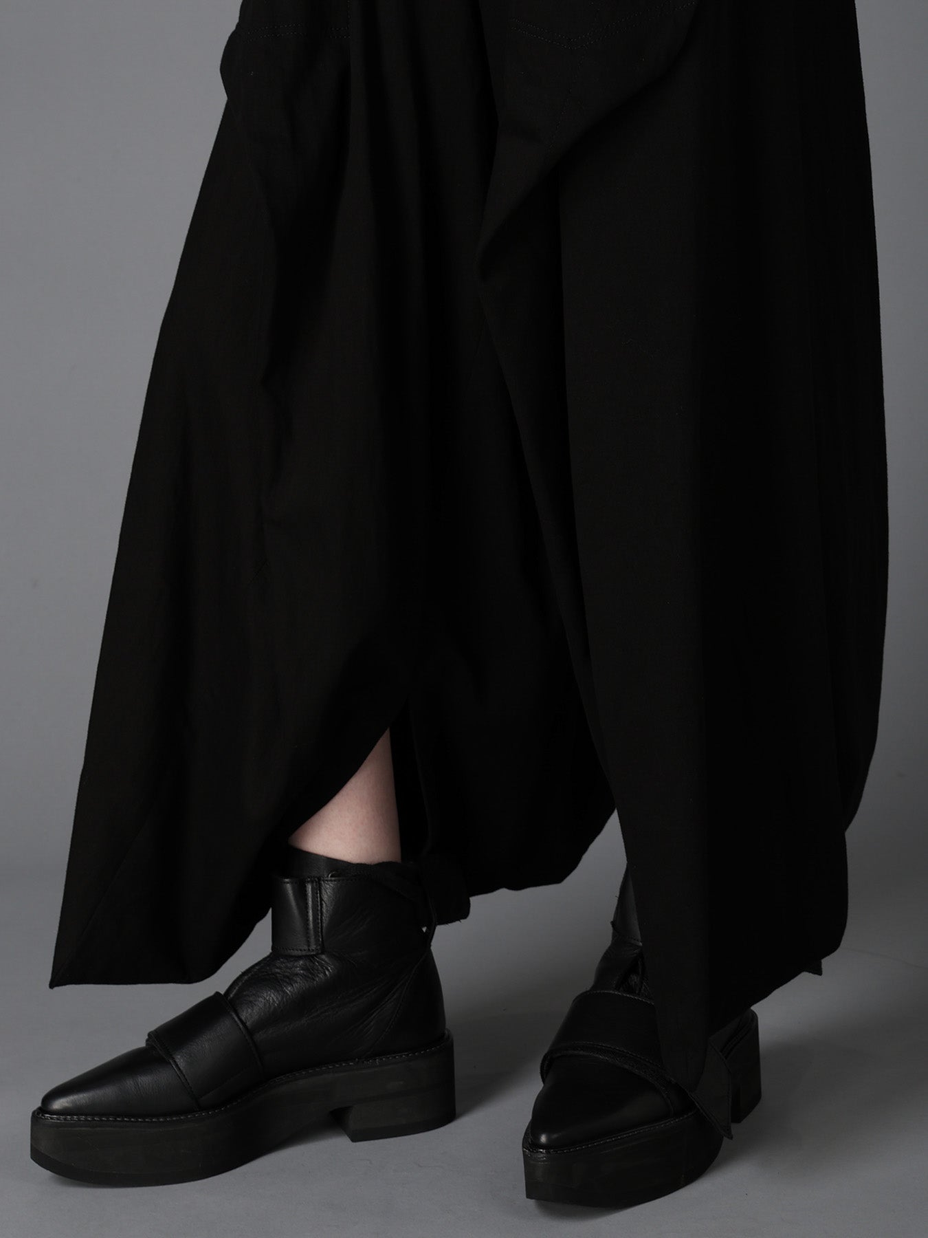BK DENIM HEM PANTS