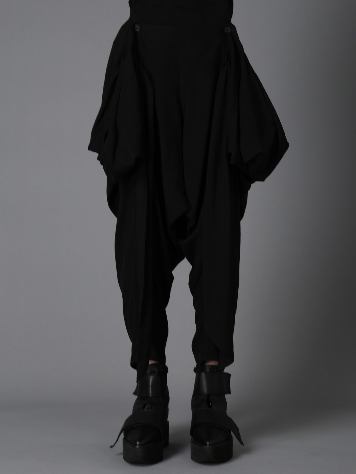 HIGH TWIST GABARDINE DRAPED PANTS