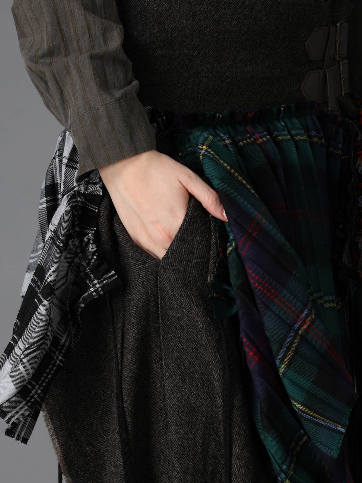 SERGE+PLAID PLEATED DETAIL SKIRT
